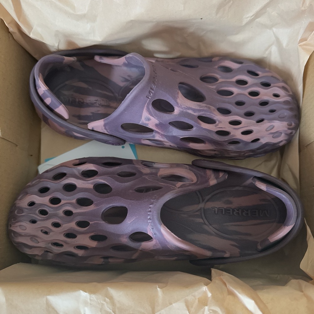 SOLD ON ANOTHER APP- Merrell Hydro Mocs 🌊🩴
